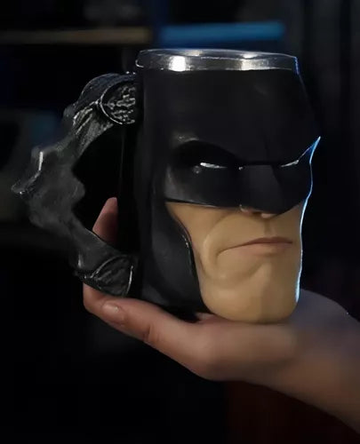 Caneca 3d Batman Cavaleiro Das Trevas Em Resina Dc Cor Preto